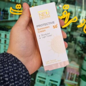 ضد آفتاب نئودرم بی رنگ پوست خشک و نرمال SPF50+ 3