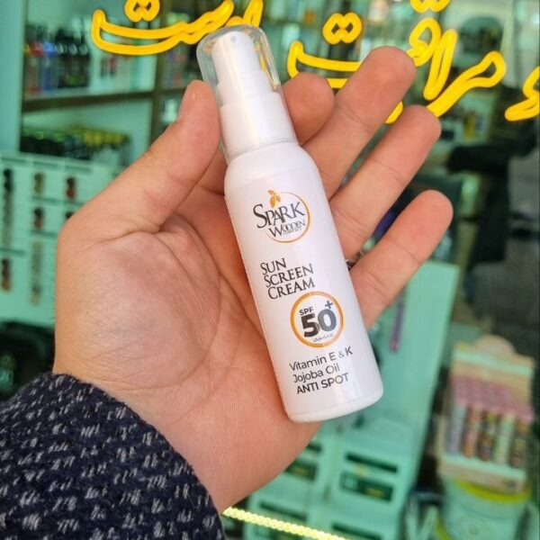 ضدآفتاب بی رنگ اسپارک وودن SPF50 ضدلک برپایه آب 3